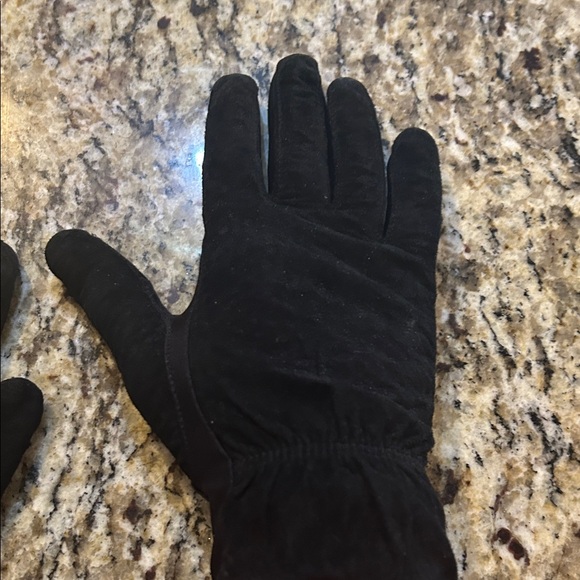 Black Suede Warm Women’s Gloves - Picture 7 of 13